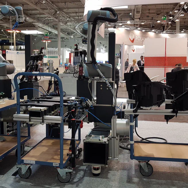 Active Reconfiguration of Software and Hardware in a Robotic Workcell